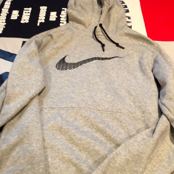 Nike Other - Men’s med Nike hoodie sweatshirt grey